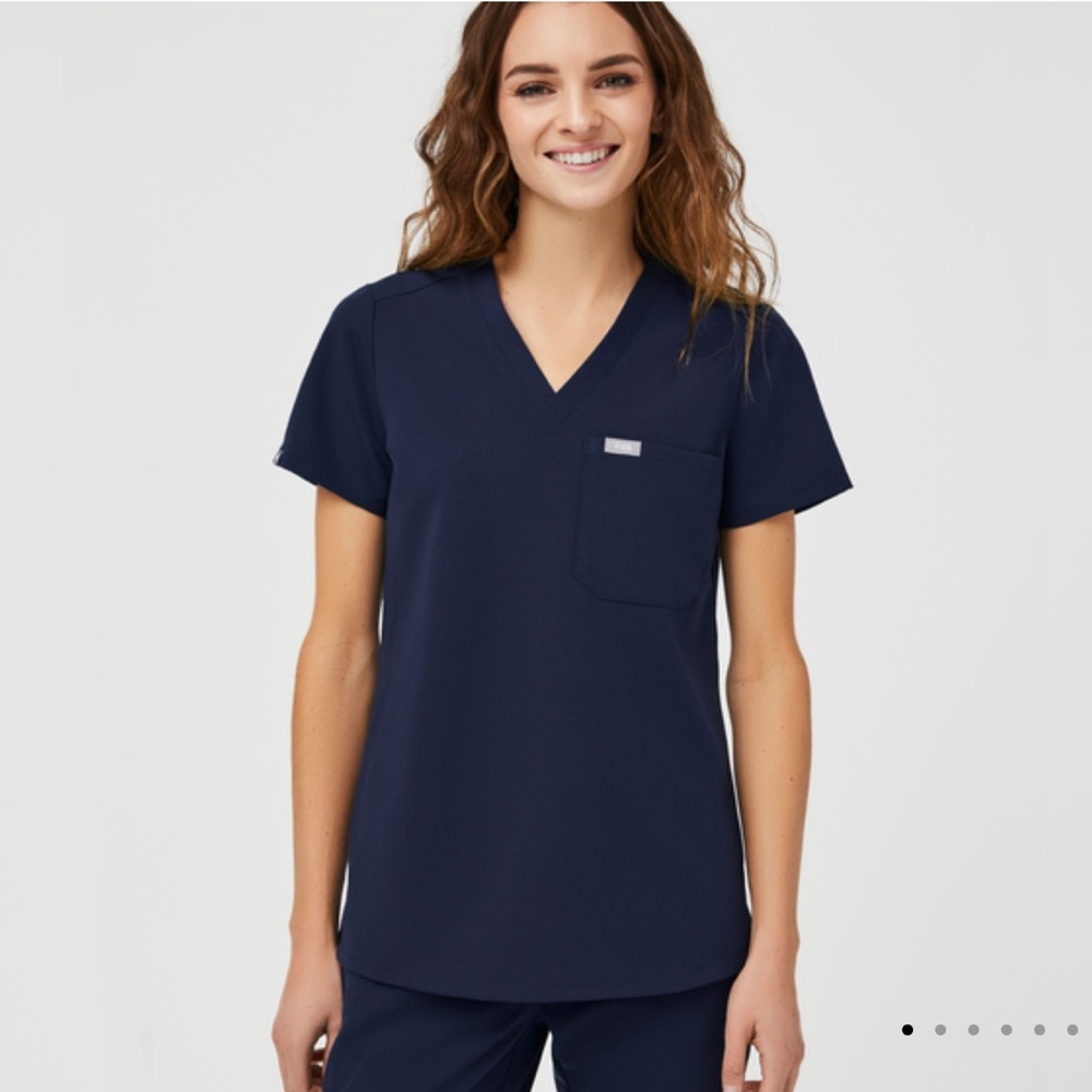 Catarina One Pocket Scrub Top